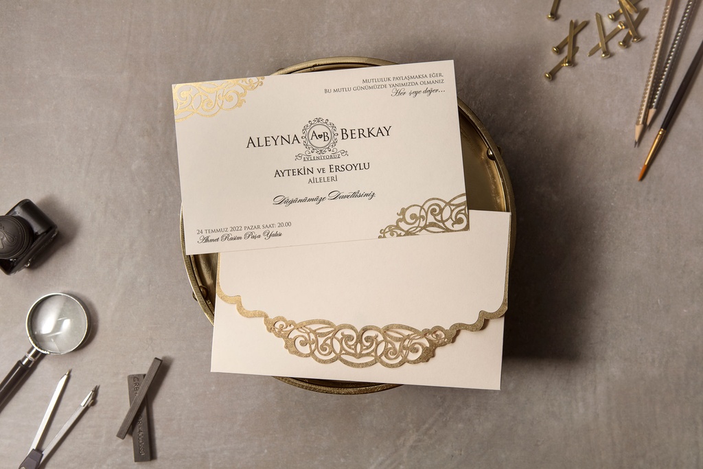 i8442 - GoldenHourInvite