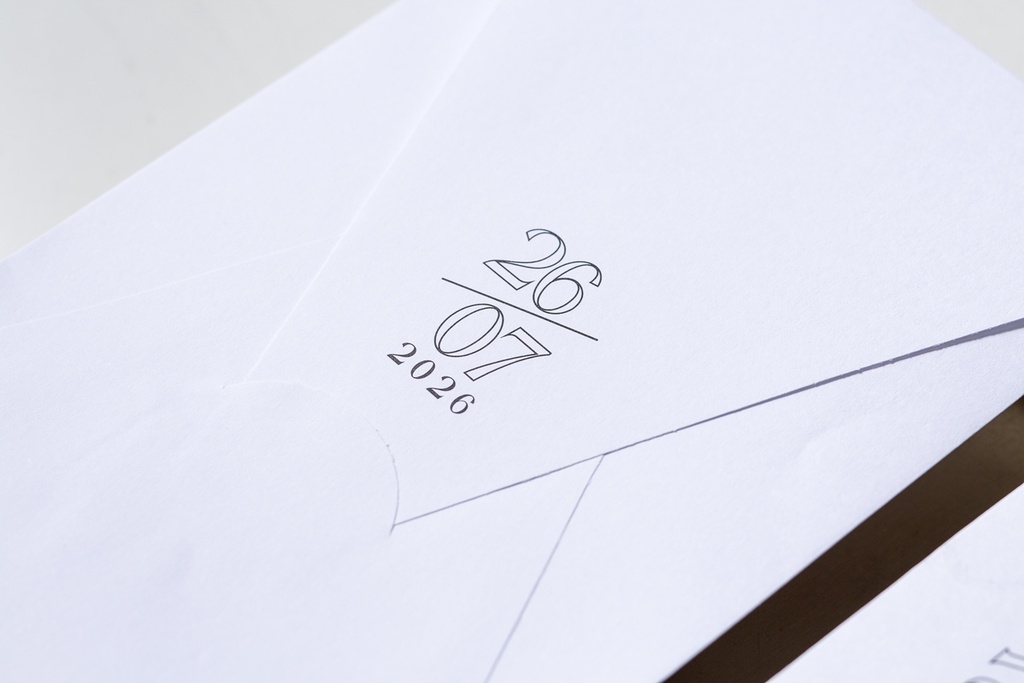 i7111 - Midnight Serenade