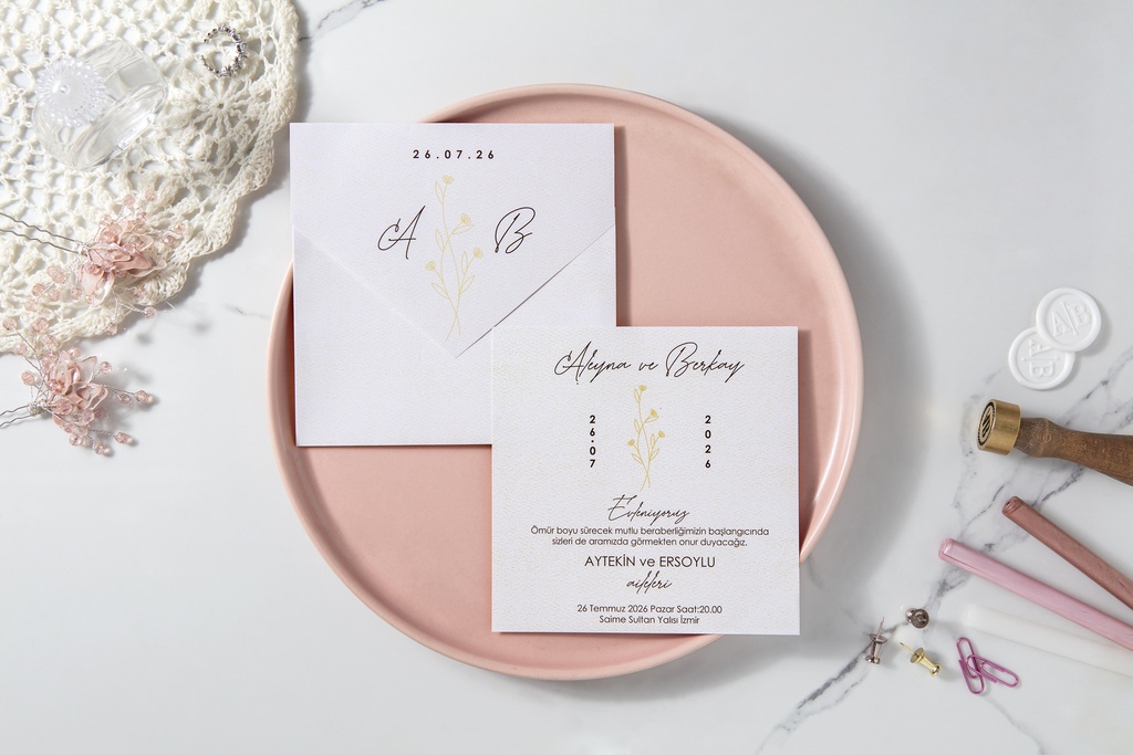 İ7085 - Enchanted Forever