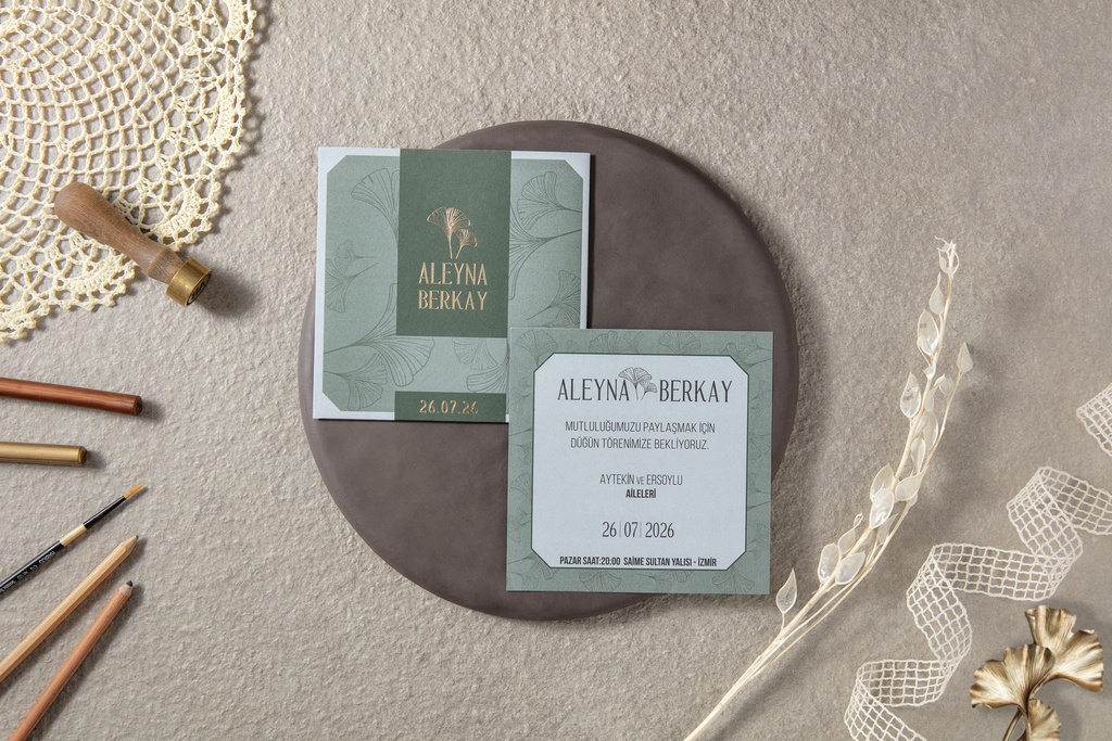 i7117 - Rose Embrace